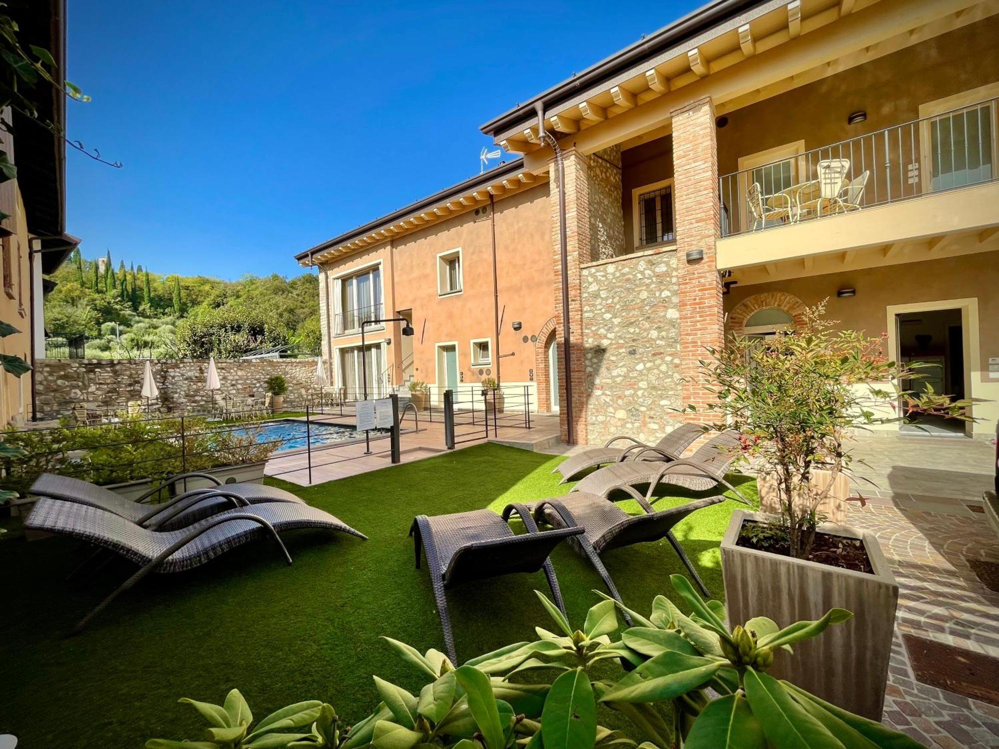 Villa Fontanelle Gardapartments Польпенацце-дель-Гарда Экстерьер фото