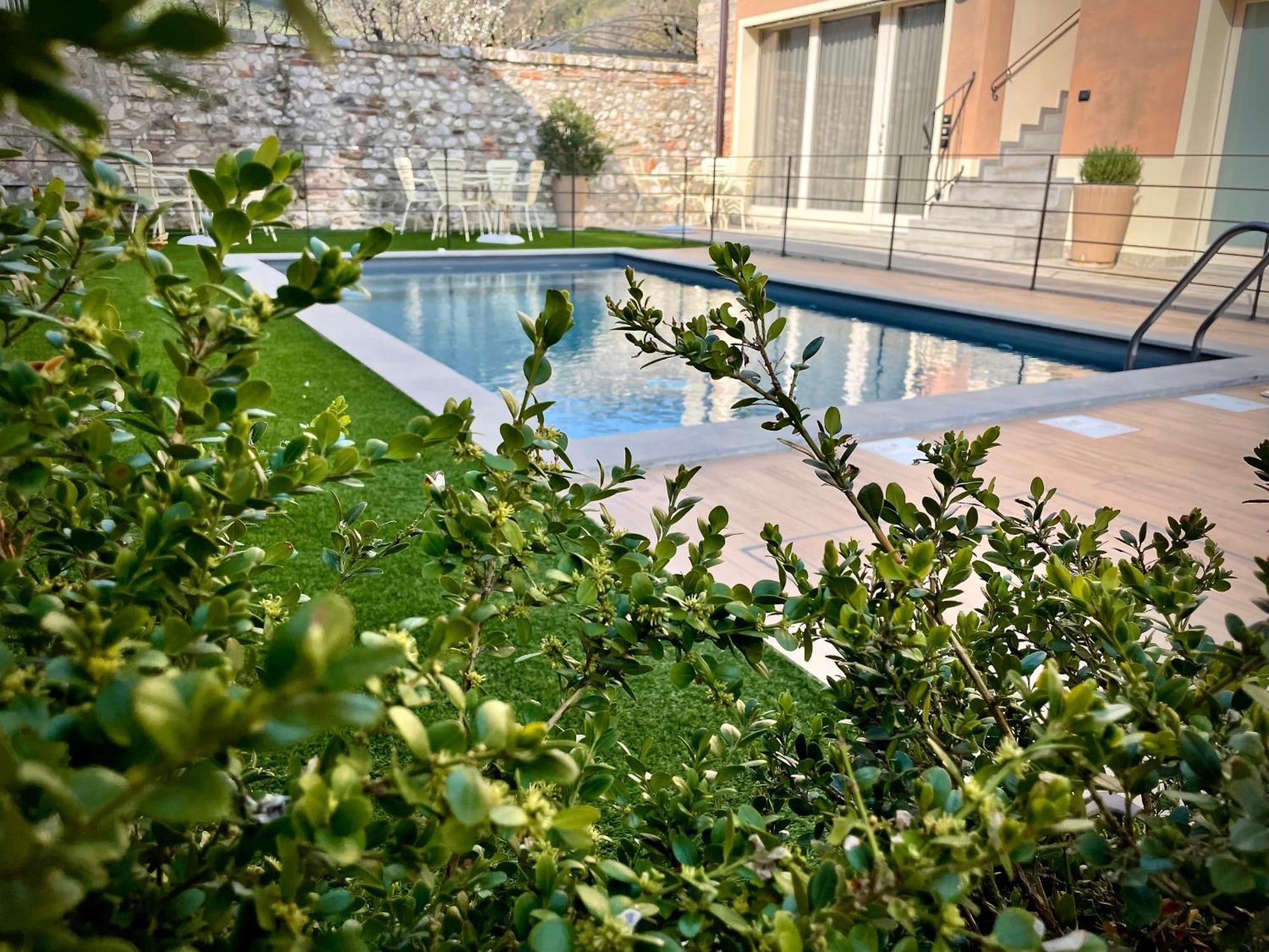 Villa Fontanelle Gardapartments Польпенацце-дель-Гарда Экстерьер фото
