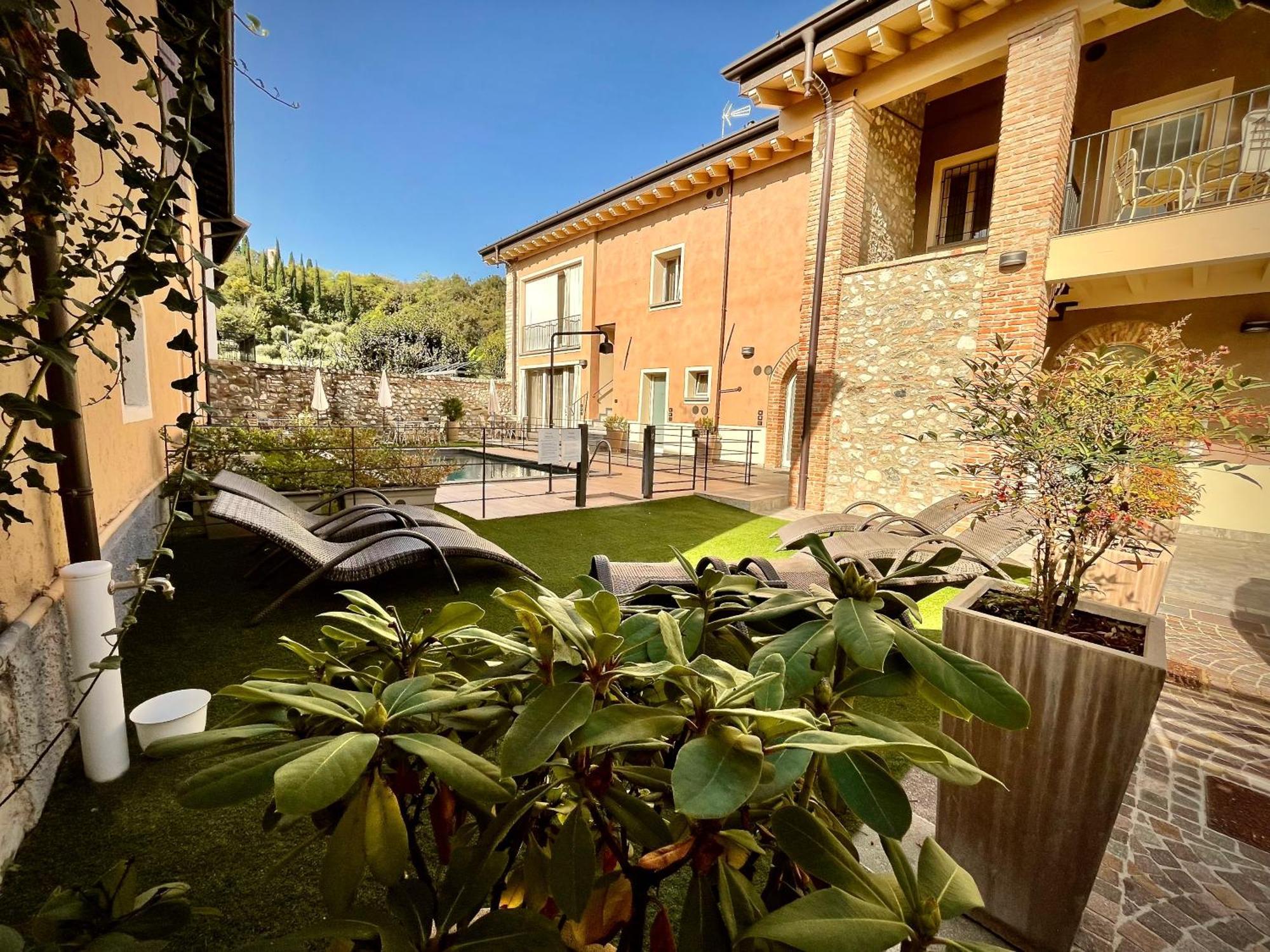 Villa Fontanelle Gardapartments Польпенацце-дель-Гарда Экстерьер фото