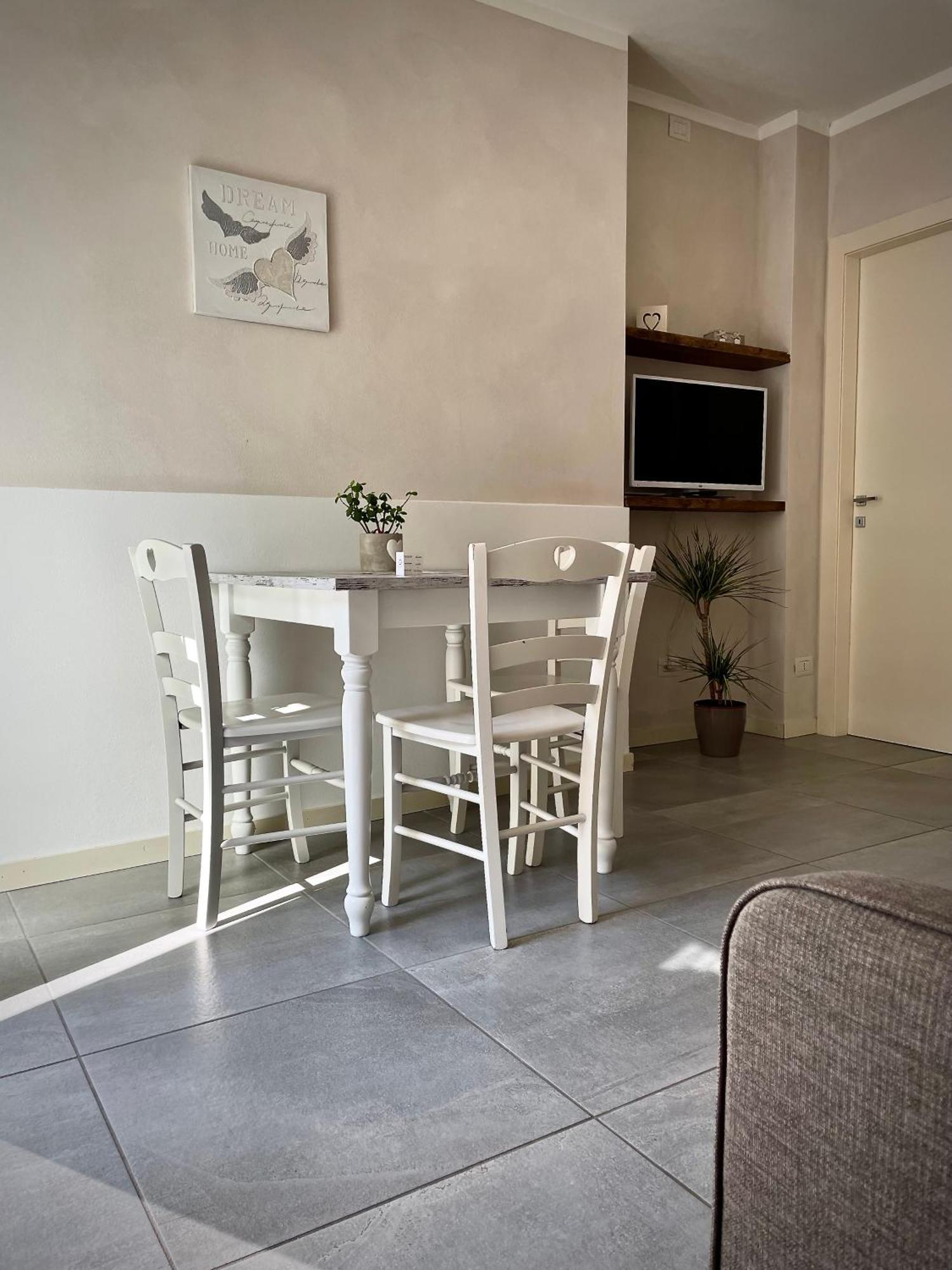 Villa Fontanelle Gardapartments Польпенацце-дель-Гарда Экстерьер фото