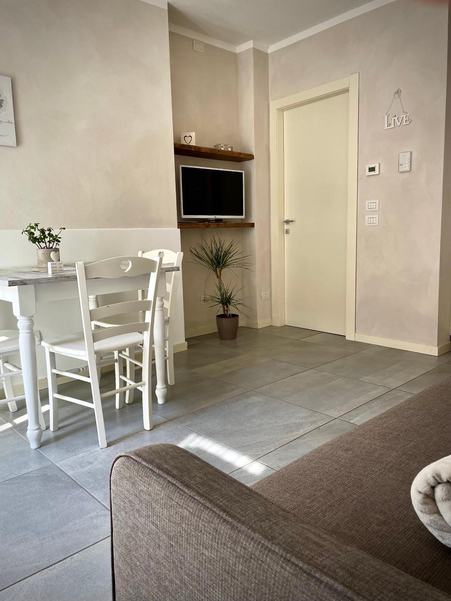 Villa Fontanelle Gardapartments Польпенацце-дель-Гарда Экстерьер фото
