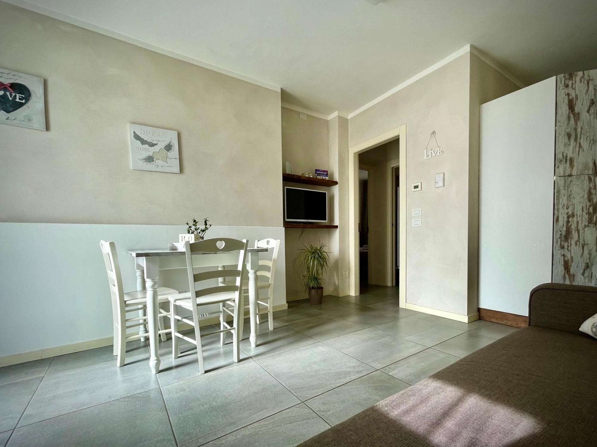 Villa Fontanelle Gardapartments Польпенацце-дель-Гарда Экстерьер фото
