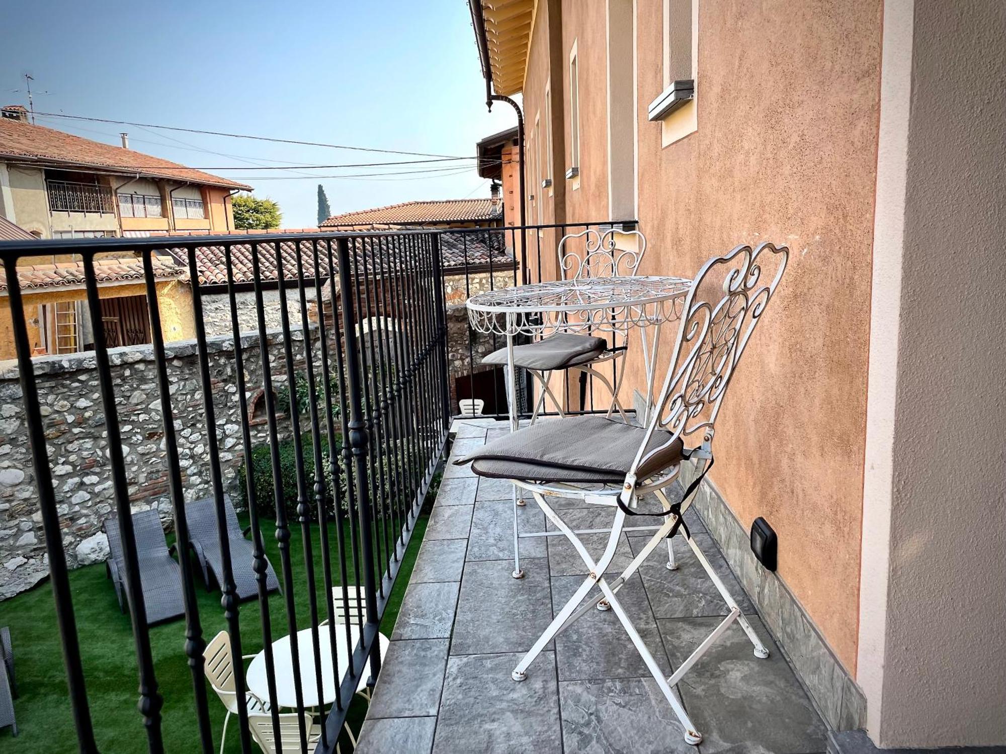 Villa Fontanelle Gardapartments Польпенацце-дель-Гарда Экстерьер фото
