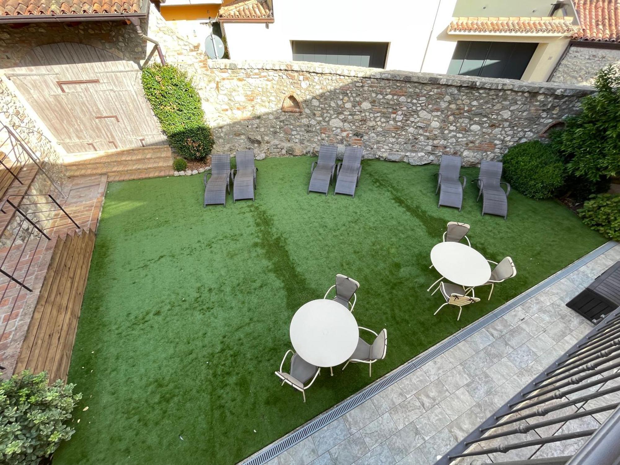 Villa Fontanelle Gardapartments Польпенацце-дель-Гарда Экстерьер фото